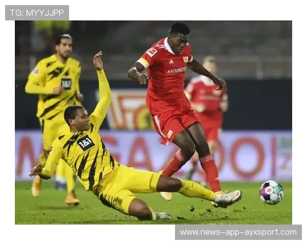 多特穆科科插上补射为球队扳平比分的青春之光